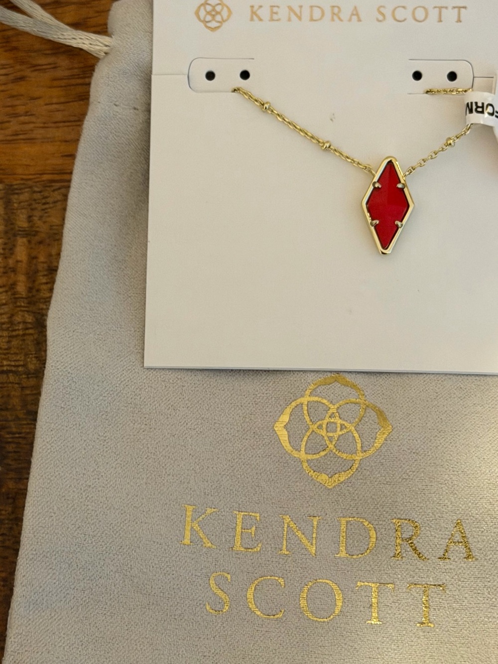 Kendra Scott Gold Kinsley Short Pendant Necklace NWT